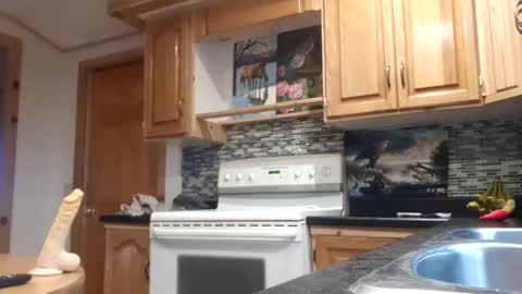 St pierre online show from October 2025 04:30:02 PM