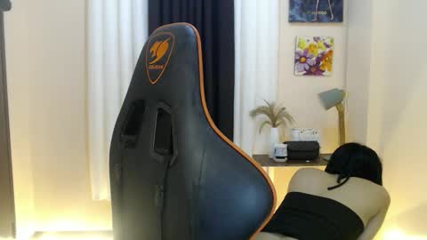 Snapshot of likliklicklengleng chatting on February 2026 11:20:01 PM Leng online show from February 2026 11:20:01 PM