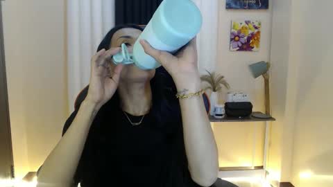 Snapshot of likliklicklengleng chatting on February 2026 12:19:01 PM Leng online show from February 2026 12:19:01 PM