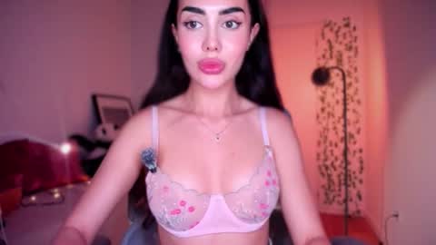 Snapshot of lil_gabbyg chatting on December 2025 07:43:01 PM Gabriela online show from December 2025 07:43:01 PM