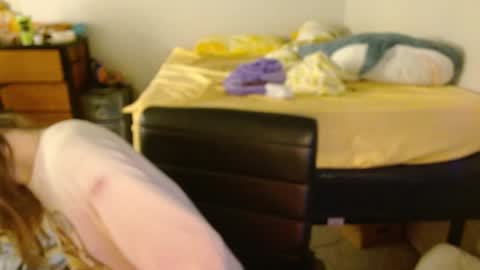 Snapshot of lil_gem chatting on December 2024 10:39:01 PM lil gemmie online show from December 2024 10:39:01 PM