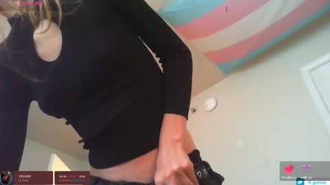 Snapshot of lil_gem chatting on September 2025 08:22:02 PM lil gemmie online show from September 2025 08:22:02 PM