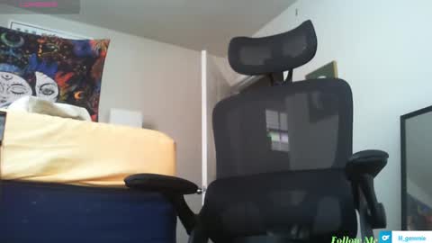 Snapshot of lil_gem chatting on October 2025 03:08:02 PM lil gemmie online show from October 2025 03:08:02 PM