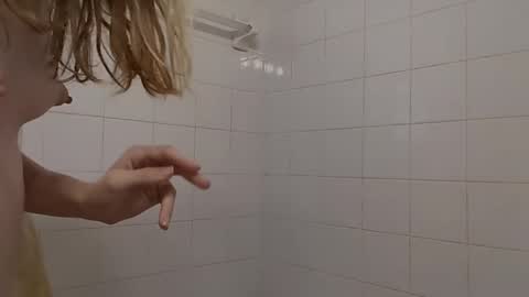 Snapshot of lil_gem chatting on October 2025 05:56:01 PM lil gemmie online show from October 2025 05:56:01 PM