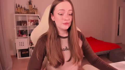 Snapshot of lil_happiness chatting on September 2025 05:51:02 PM for free registration 3 online show from September 2025 05:51:02 PM