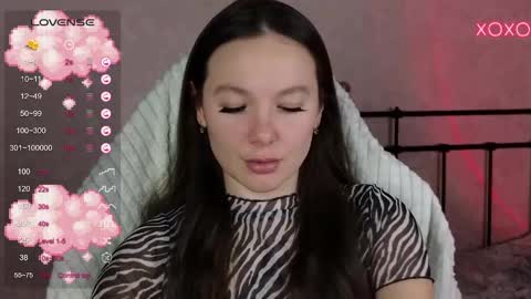 Snapshot of lil_luna_x chatting on February 2025 04:05:01 PM little moon online show from February 2025 04:05:01 PM