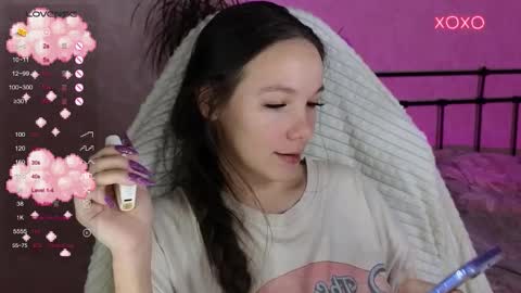 Snapshot of lil_luna_x chatting on November 2025 10:44:02 PM little moon online show from November 2025 10:44:02 PM