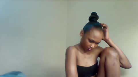 Snapshot of lil_miss9 chatting on November 2025 01:05:02 AM Lil miss online show from November 2025 01:05:02 AM