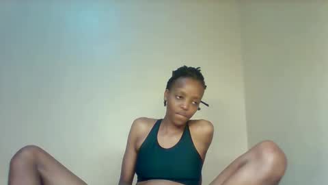 Snapshot of lil_miss9 chatting on November 2025 01:17:02 AM Lil miss online show from November 2025 01:17:02 AM