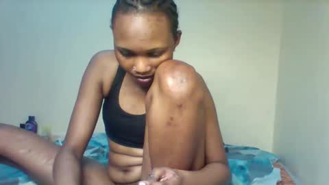 Snapshot of lil_miss9 chatting on November 2025 01:38:01 AM Lil miss online show from November 2025 01:38:01 AM