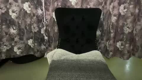 Snapshot of lil_momma422 chatting on November 2025 02:46:02 AM MOMMA LUV online show from November 2025 02:46:02 AM