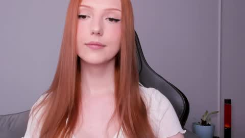 Snapshot of lil_pumpkinpie chatting on February 2025 08:31:01 AM Val online show from February 2025 08:31:01 AM