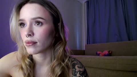 Snapshot of lil_reya chatting on December 2024 11:17:02 AM INST Lil happines s online show from December 2024 11:17:02 AM