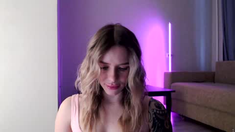 Snapshot of lil_reya chatting on January 2025 09:48:01 AM INST Lil happines s online show from January 2025 09:48:01 AM