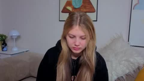 Emma online show from March 2026 01:22:02 AM