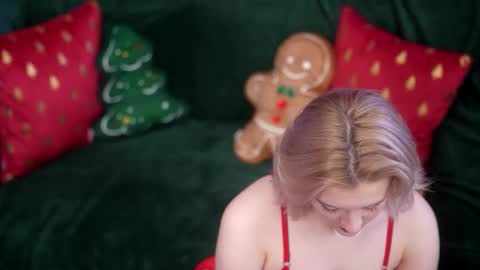 Rina  online show from December 2025 06:34:01 PM