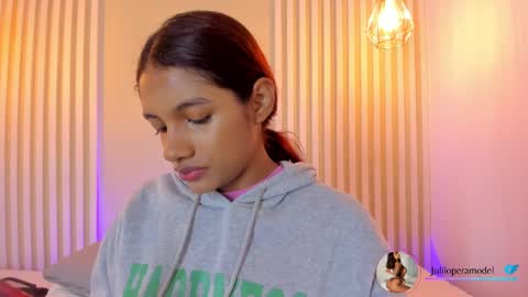 L I L A   online show from November 2025 04:00:02 AM