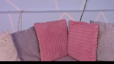 lila noa online show from September 2025 07:30:02 PM