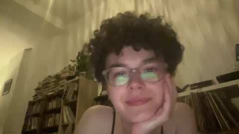 lilac_dreamsss online show from May 2026 11:33:01 PM