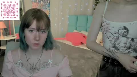 Snapshot of lilac_muse chatting on May 2026 02:39:01 AM Lili online show from May 2026 02:39:01 AM