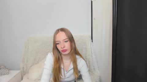 Snapshot of liladesire chatting on January 2025 04:02:02 PM LiliaDesire online show from January 2025 04:02:02 PM