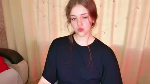 Snapshot of lilasparkling chatting on June 2026 04:32:02 AM LilaSparkling online show from June 2026 04:32:02 AM
