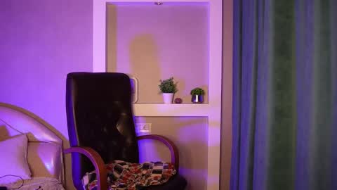 Anna online show from April 2026 07:40:02 PM