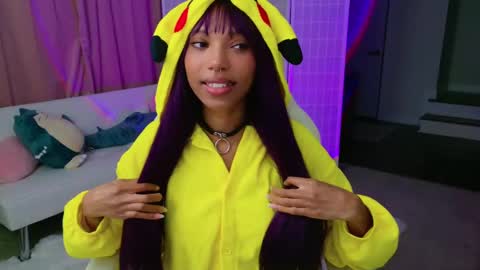 evie online show from March 2025 02:15:01 AM