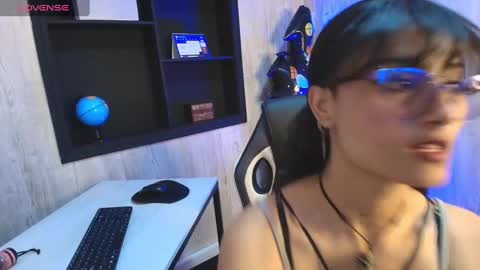 Snapshot of lili_clan chatting on October 2025 03:12:01 PM lili_clan online show from October 2025 03:12:01 PM