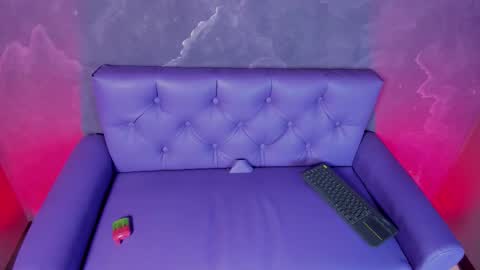 Lili  online show from October 2025 07:20:02 PM