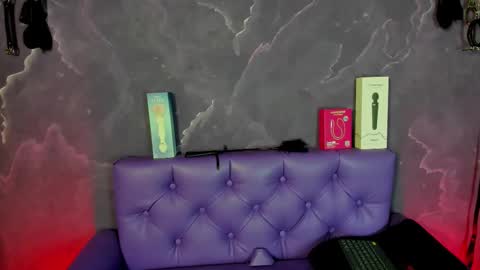 Lili  online show from October 2025 07:21:02 PM