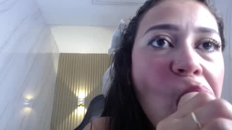 lili_mint_tf online show from March 2026 10:48:01 PM