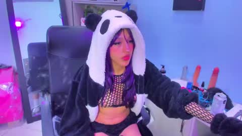 Snapshot of lili_starr chatting on July 2026 06:28:01 AM lili_starr online show from July 2026 06:28:01 AM