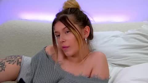 Mia online show from March 2025 04:14:01 PM