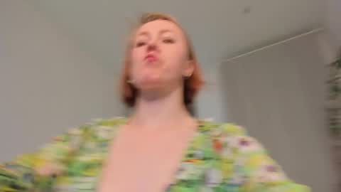 Snapshot of lilian_kroft chatting on April 2026 12:08:02 PM LIL online show from April 2026 12:08:02 PM