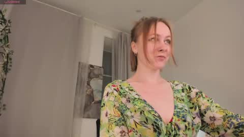 Snapshot of lilian_kroft chatting on June 2026 12:18:01 PM LIL online show from June 2026 12:18:01 PM