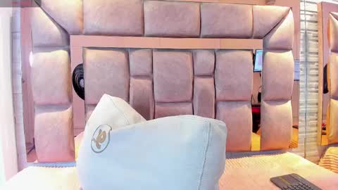 Snapshot of lilian_starfire chatting on September 2025 08:03:01 PM LILIAN online show from September 2025 08:03:01 PM