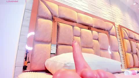 Snapshot of lilian_starfire chatting on November 2025 07:57:01 PM LILIAN online show from November 2025 07:57:01 PM