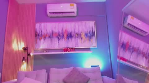 holis soy lily chang no olvides el pulgar arriba es muy importante para mi 3 independent model online show from April 2026 05:28:01 PM