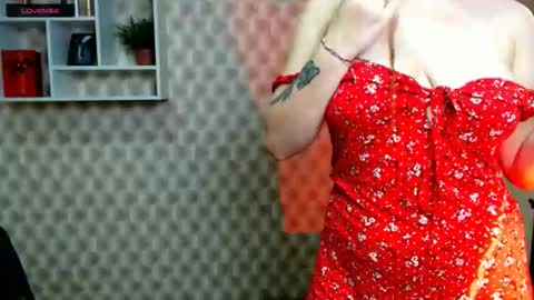 Snapshot of lilianalips chatting on November 2025 02:20:02 PM Liliana online show from November 2025 02:20:02 PM