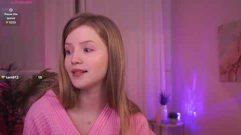 Snapshot of lilianhoward chatting on December 2025 12:43:01 PM Lilian online show from December 2025 12:43:01 PM