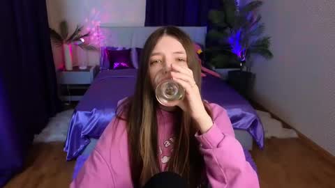 Lili Bakery online show from December 2024 10:12:01 PM