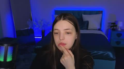 Lili Bakery online show from March 2025 03:44:01 AM