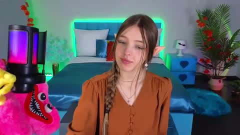 Lili Bakery online show from November 2025 03:30:02 AM