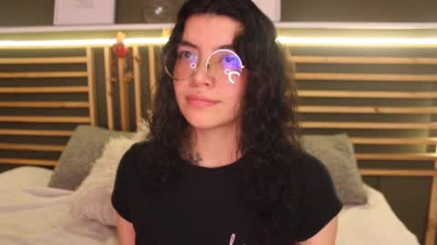  Lili  online show from March 2025 06:43:01 AM