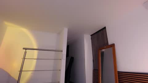 Lili online show from October 2025 09:49:01 PM