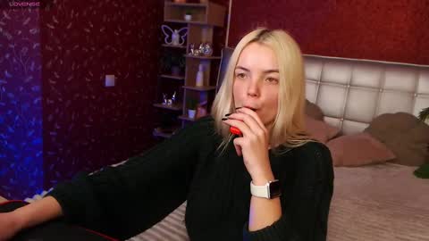 Lilie online show from February 2025 11:17:01 PM