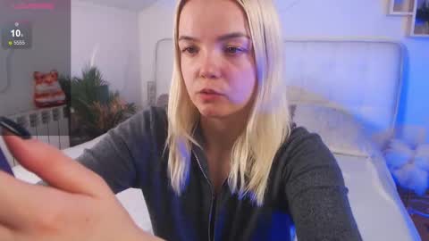 Lilie online show from February 2025 03:49:02 PM