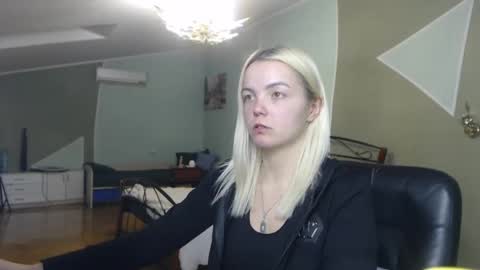 Lilie online show from March 2025 11:28:02 PM