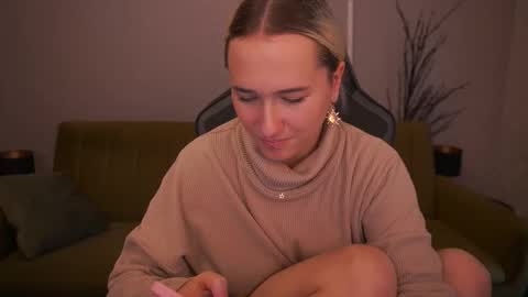 Snapshot of lilielfie chatting on October 2025 01:43:02 PM lilielfie online show from October 2025 01:43:02 PM